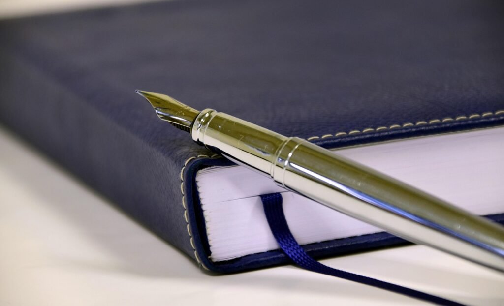 ulleo a book 1945426 1280